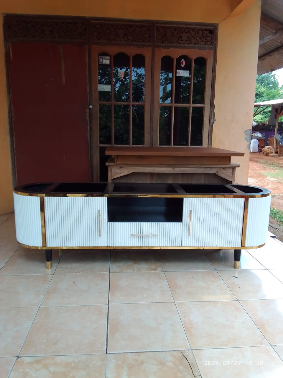 Bufet Tv Minimalis Warna Putih