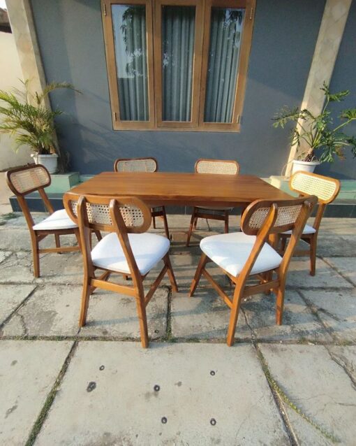 Set Kursi Makan Kombinasi Rotan