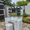 Meja Rias Lampu MUA