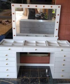 Meja Rias Lampu Minimalis Laci