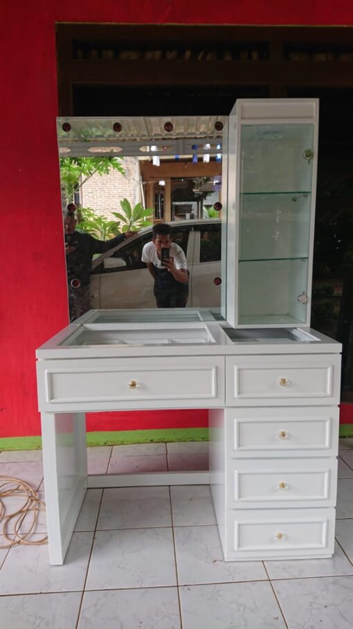 Meja Make Up Lampu Terbaru Murah