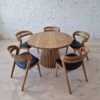 Set Meja Makan Bundar 4 Kursi Sandaran Lengkung