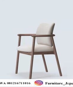 Kursi Cafe Scandinavian Dengan Sandaran Tangan