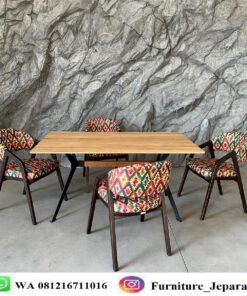 Set Meja Makan Resto Terbaik