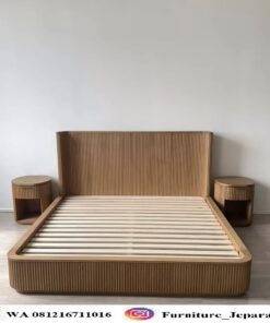 Dipan Tempat Tidur Motif Salur Kayu Jati