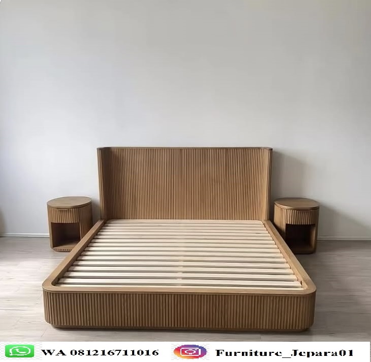 Dipan Tempat Tidur Motif Salur Kayu Jati